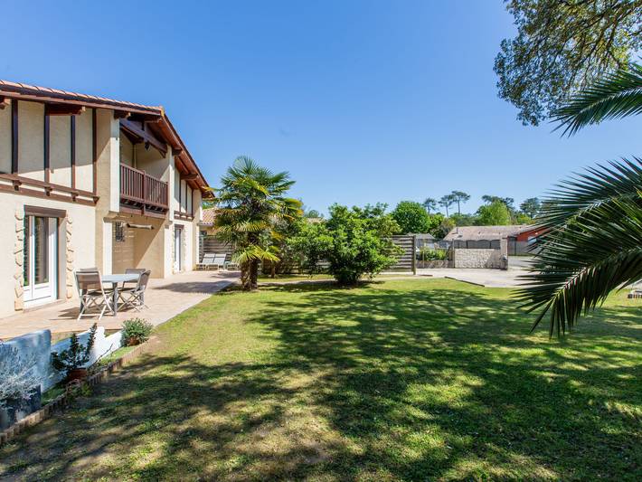 Vakantiehuis voor 6 personen, with Balkon and Terras as well as Tuin in Labenne