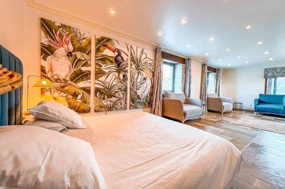 Domaine de Sourbil - Piscina climatizada - 27 prs in Saint-Antonin-Noble-Val, Macizo Central