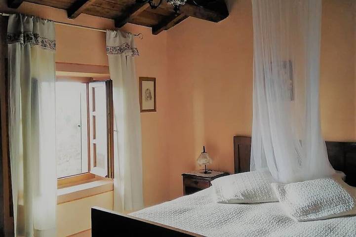 Gîte pour 7 personnes, avec jardin et terrasse, animaux acceptés à Barga - 2