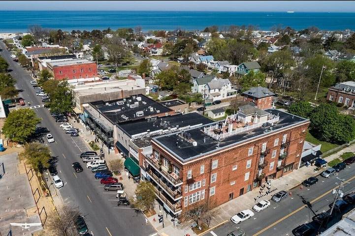 Vacation rental for 11 people, with yard and balcony in Cape Charles