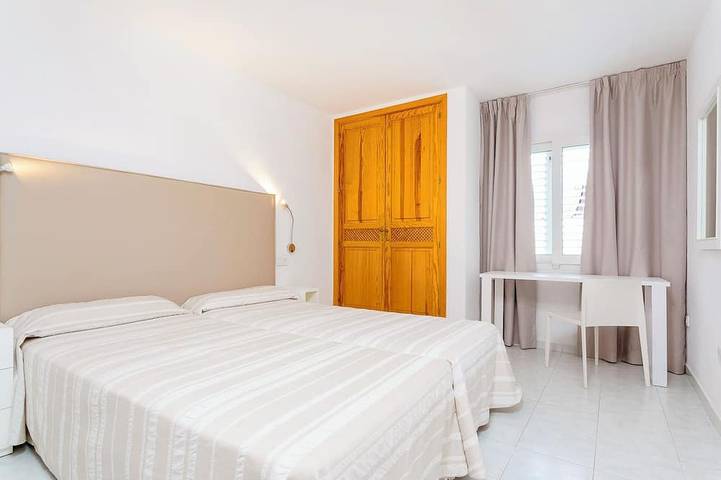 Appartamento vacanze per 5 persone, con balcone e piscina - 1