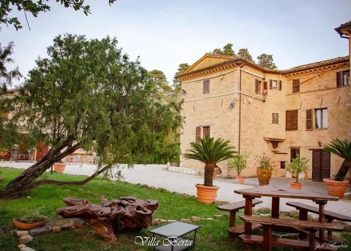 Chambre d’hôte pour 2 personnes, avec vue ainsi que jardin et piscine - 1