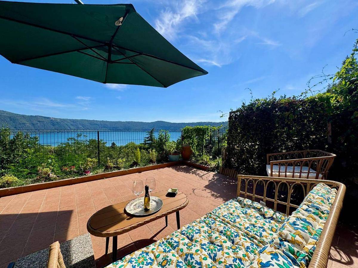 Appartamento intero, La Terrazza sul Lago -Lake Peace - Wonderful View! in Castel Gandolfo, Castelli Romani