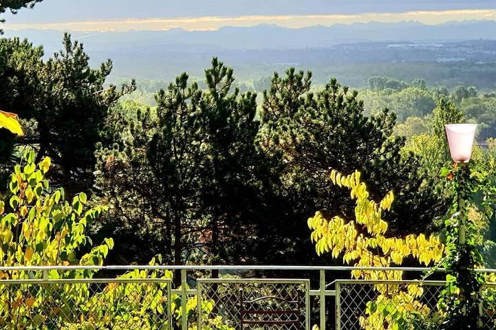Parc de biodiversité Le Castel - Chambre du jardin in Rillieux-la-Pape, Lyon et ses environs