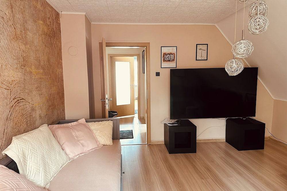 Geheel appartement, Vacation apartment \"Bär\" - cozy, modern and central in Gerolstein in Gerolstein, Vulkaan-Eifel