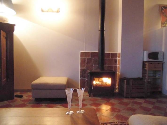 Location de vacances pour 3 personnes, avec jardin ainsi que vue et piscine à Aups - 3