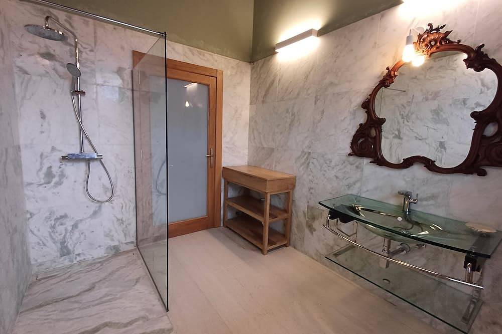 Nuevo apartamento con jardín en Villa Haritza con vistas al mar in Ea, Costa Vasca