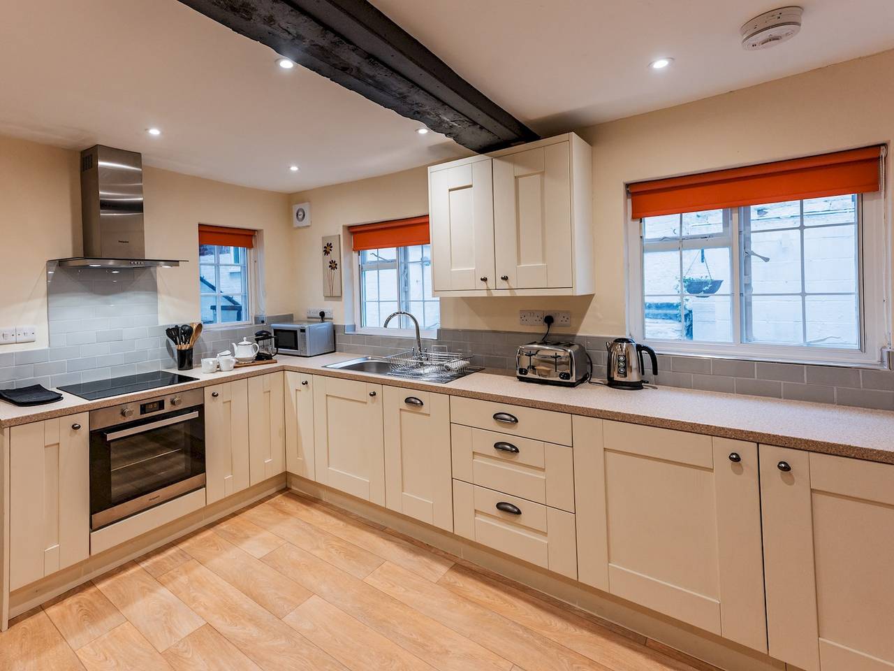 Spacious home, sleeps 9 - walker & cyclist retreat -Pass the Keys in Church Stretton, Shropshire Hills