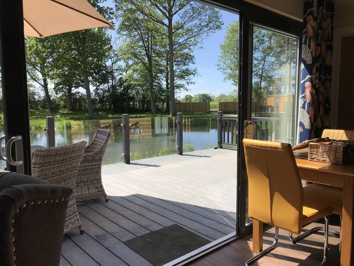 Holiday rental for 2 people, with Hot tub and Terrace as well as Pool and Lake view in Yorkshire