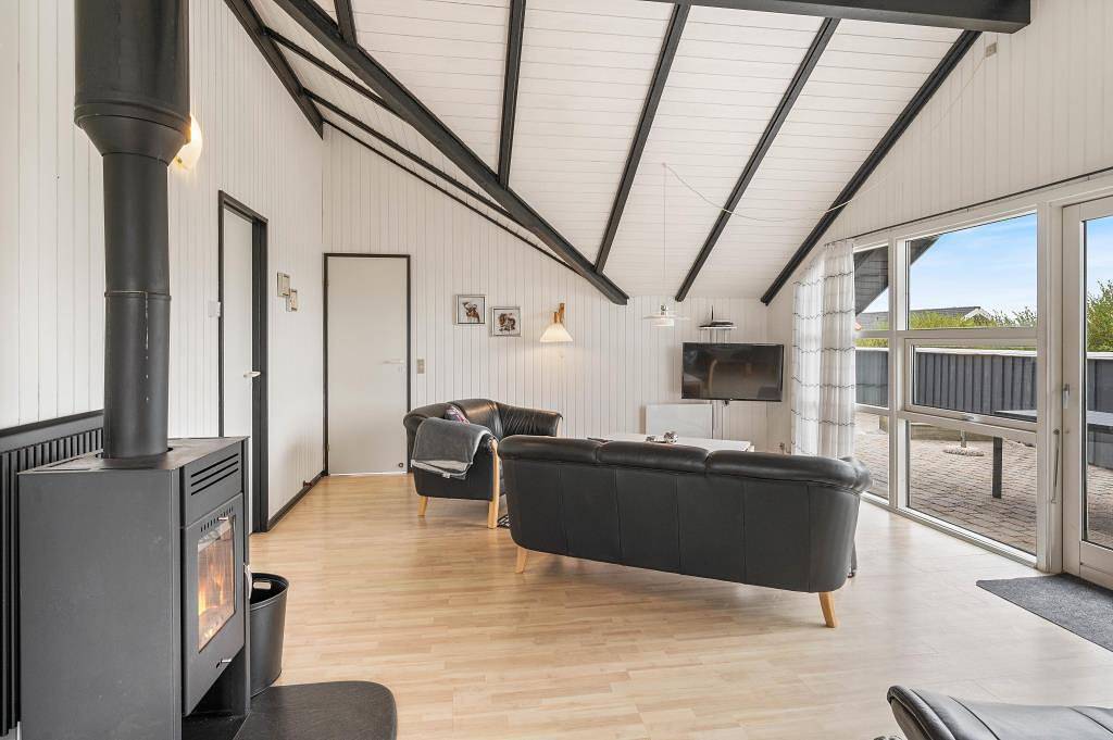 Summer house in Bjerregård with enclosed terrace in Hvide Sande, Holmsland Klit
