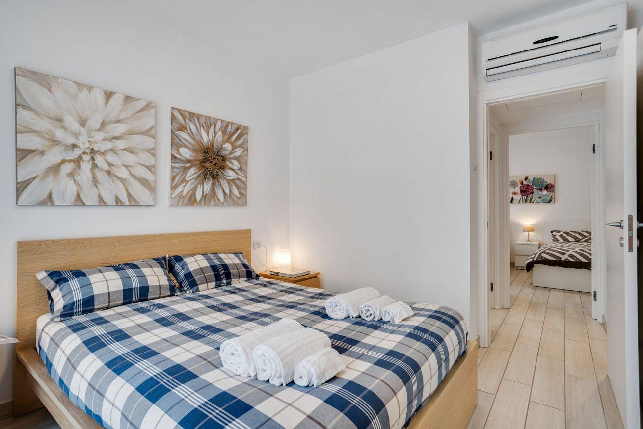 Entire apartment, Apt with garden, Ac and private parking! in Cernobbio, Lake Como
