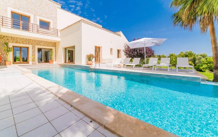 Casa de vacaciones para 14 personas, con Balcón y Jardín en Son Servera