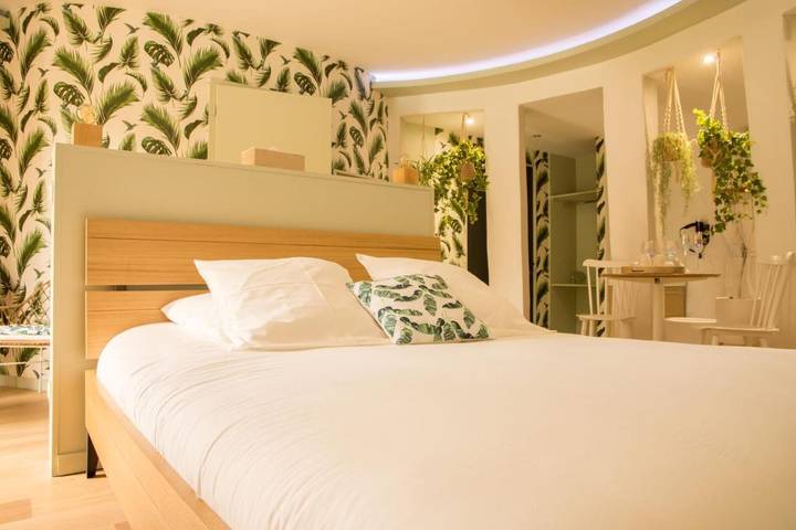 Chambre d’hôte pour 2 personnes, avec piscine et jacuzzi, animaux acceptés