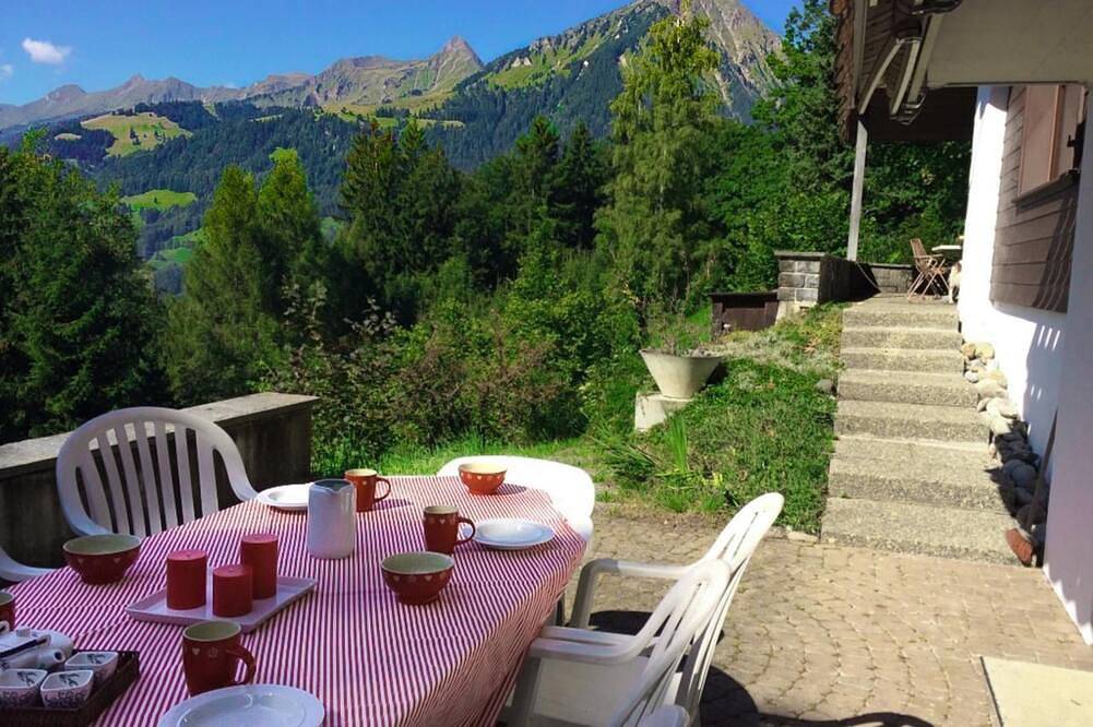 Ferienhaus Aeschi b. Spiez für 1 - 16 Personen mit 6 Schlafzimmern - alleinstehendes Ferienhaus in Aeschi bei Spiez, Thunersee