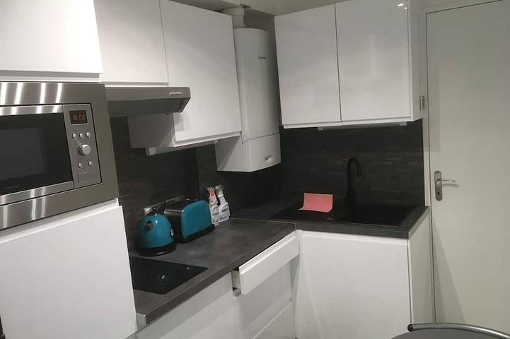 Gîte pour 4 personnes, avec jacuzzi ainsi que jardin et sauna à La Celle-sur-Morin