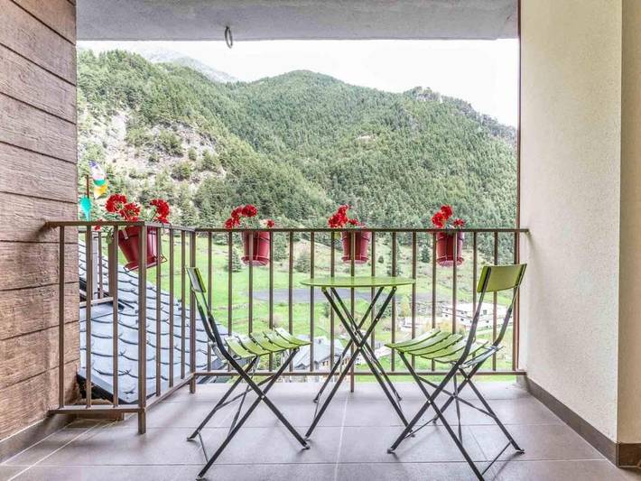 Gîte pour 6 personnes, avec terrasse dans Arinsal - 3