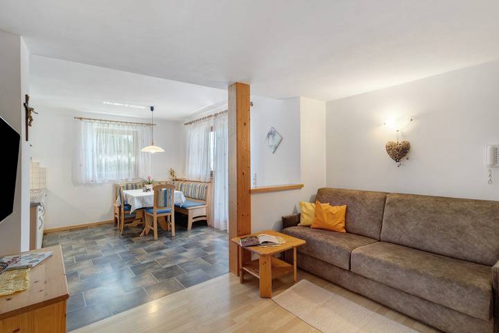 Ganze Wohnung, Ferienwohnung 'Buche' mit Bergblick, privatem Garten und Wi-Fi in Stubaier Alpen, Ratschings