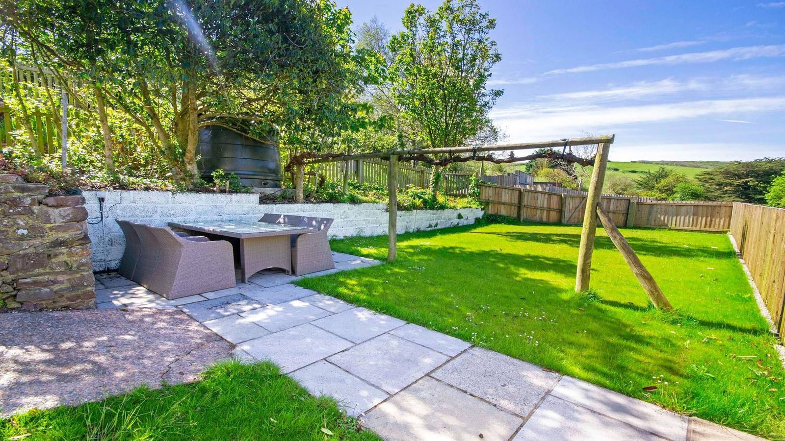 Streamways Nr Croyde | 6 Bedroom/ sleeps 14-16 | Hot Tub* in Croyde, Devon