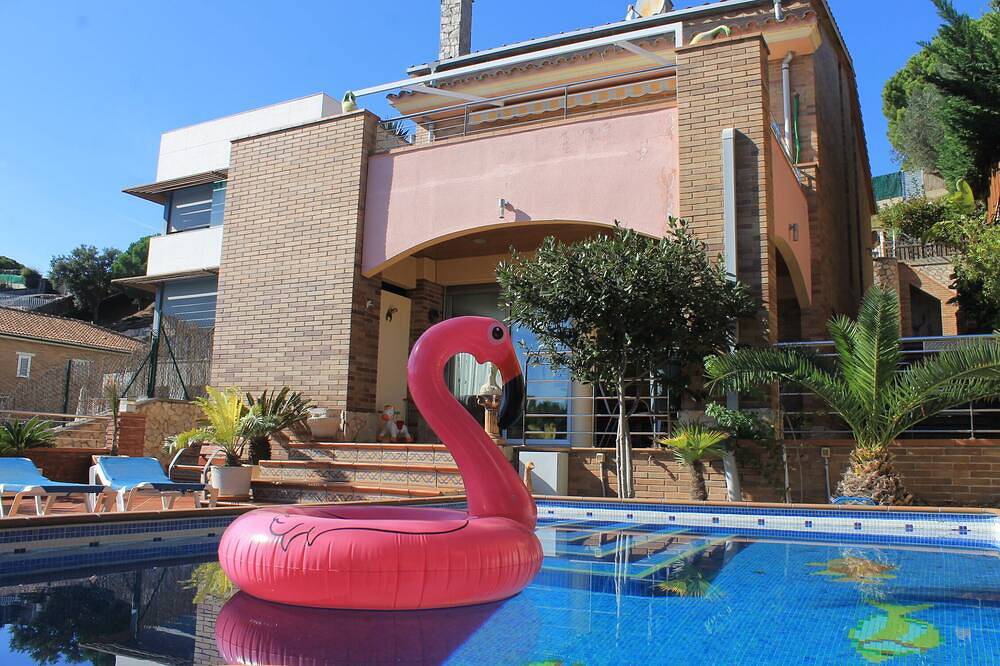 Villa Sofia con vistas al mar.. in Calella, Costa del Maresme