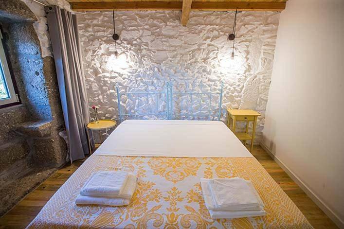 Location de vacances pour 6 personnes, avec vue ainsi que piscine et jardin, animaux acceptés dans Vila Verde - 4