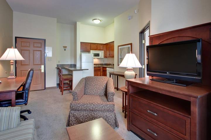 Vacation rental for 4 people, with pool in Glendale