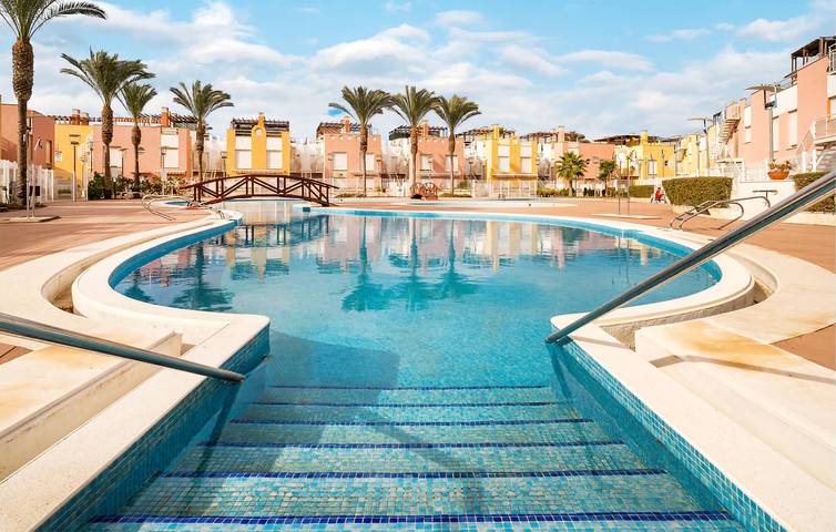 Gîte pour 4 personnes, avec piscine et terrasse à Vera - 2