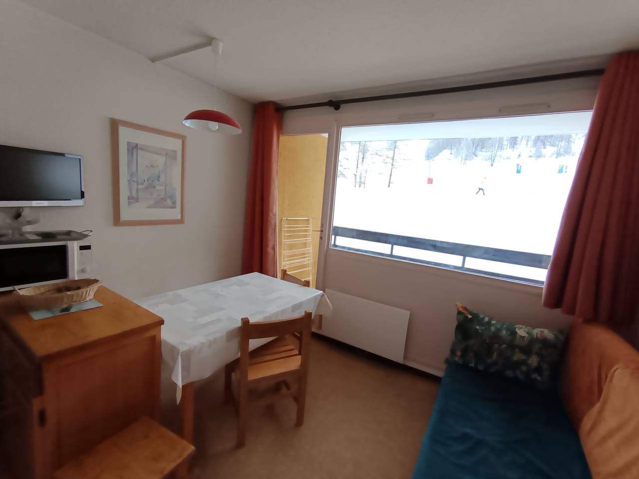 Entire apartment, 4-person apartment, non-renovated - Slope view, pets allowed in Montgenèvre, Briançon region