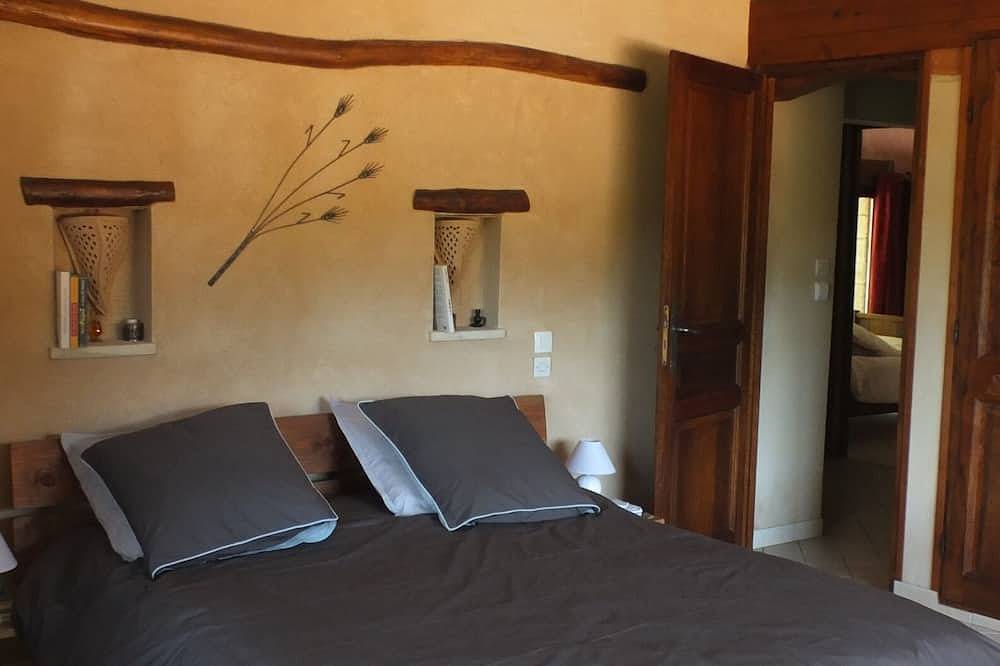 Maison Avec Grand Terrain in Chassiers, Parc naturel régional des Monts d'Ardèche