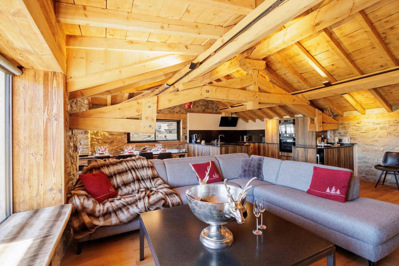 Le Refuge Cal Chalon , chalet de luxe au cœur du village in Les Angles, Parc naturel régional des Pyrénées catalanes