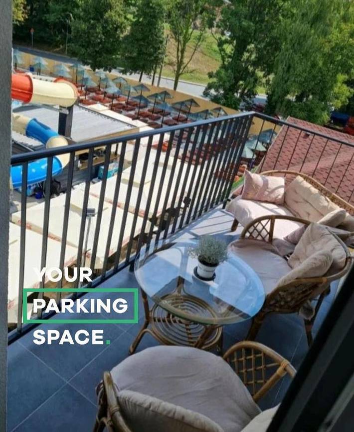 Appartement de vacances pour 4 personnes, avec balcon ainsi que vue et piscine