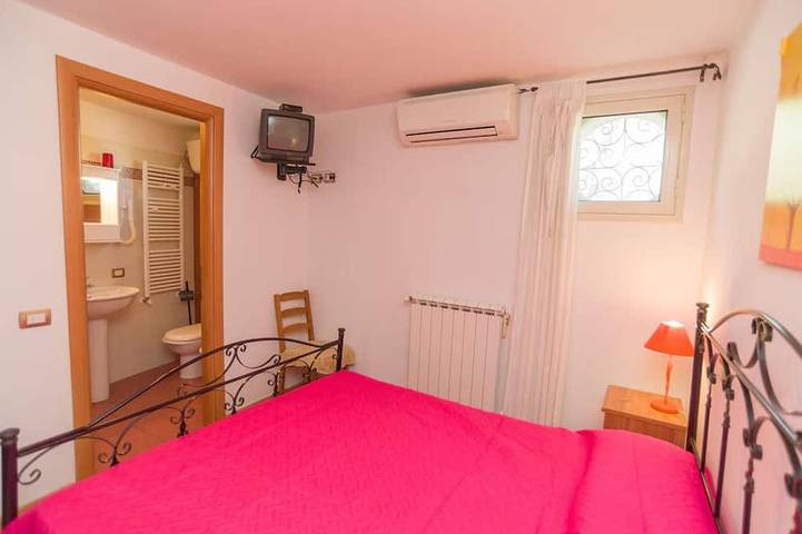 Ganze Wohnung, Schöne Wohnung mit 2 Badezimmer und ein großer Ruhebereich 150 Meter vom Meer entfernt. in Piana di Mattinata, Mattinata