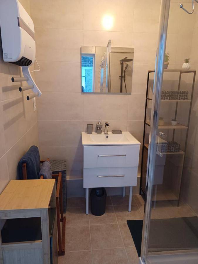 Appartement entier, One-Bedroom Apartment in Luxeuil-les-Bains, Haute-Saône