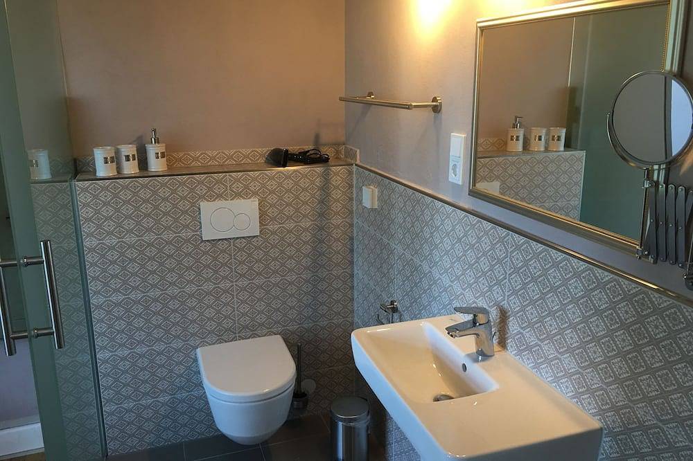 Ganze Wohnung, Wohnen im Mühlengebäude,umsäumt von grünen Wiesen. in Dassel, Weserbergland