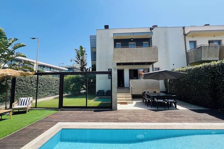 Maison de vacances pour 10 personnes, avec balcon ainsi que jardin et jacuzzi