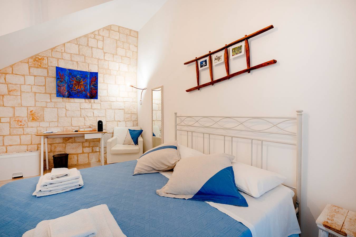 Habitación Monet con Wi-Fi y aire acondicionado in Conversano, Region de Bari