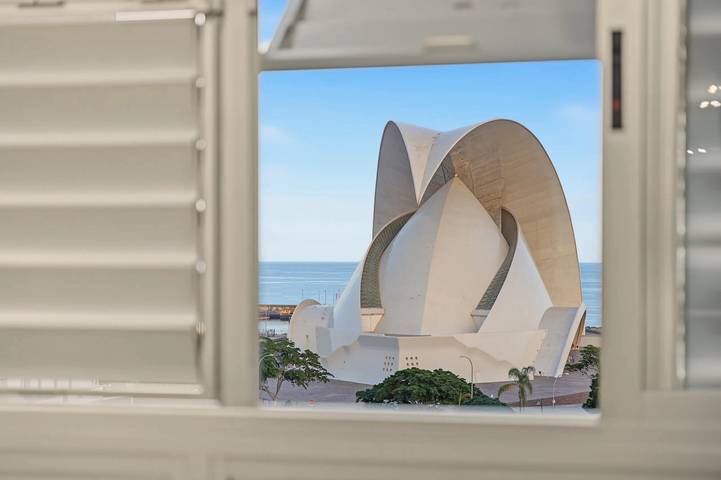 Entire apartment, Vacation Apartment 'Terraza del Atlántico' with Sea View and Wi-Fi in Salud-La Salle, Santa Cruz de Tenerife