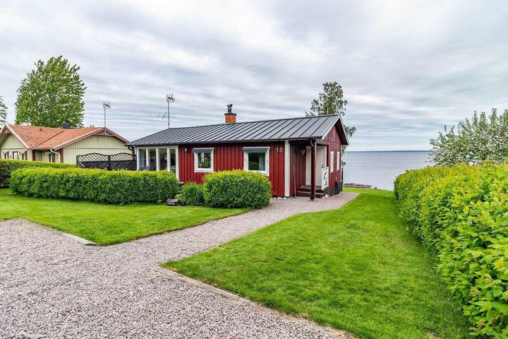Ferienhaus für 8 Personen, mit Terrasse und Garten sowie Sauna in Gullspang