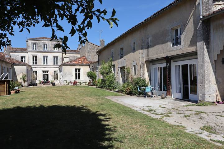 Gîte pour 16 personnes, avec piscine