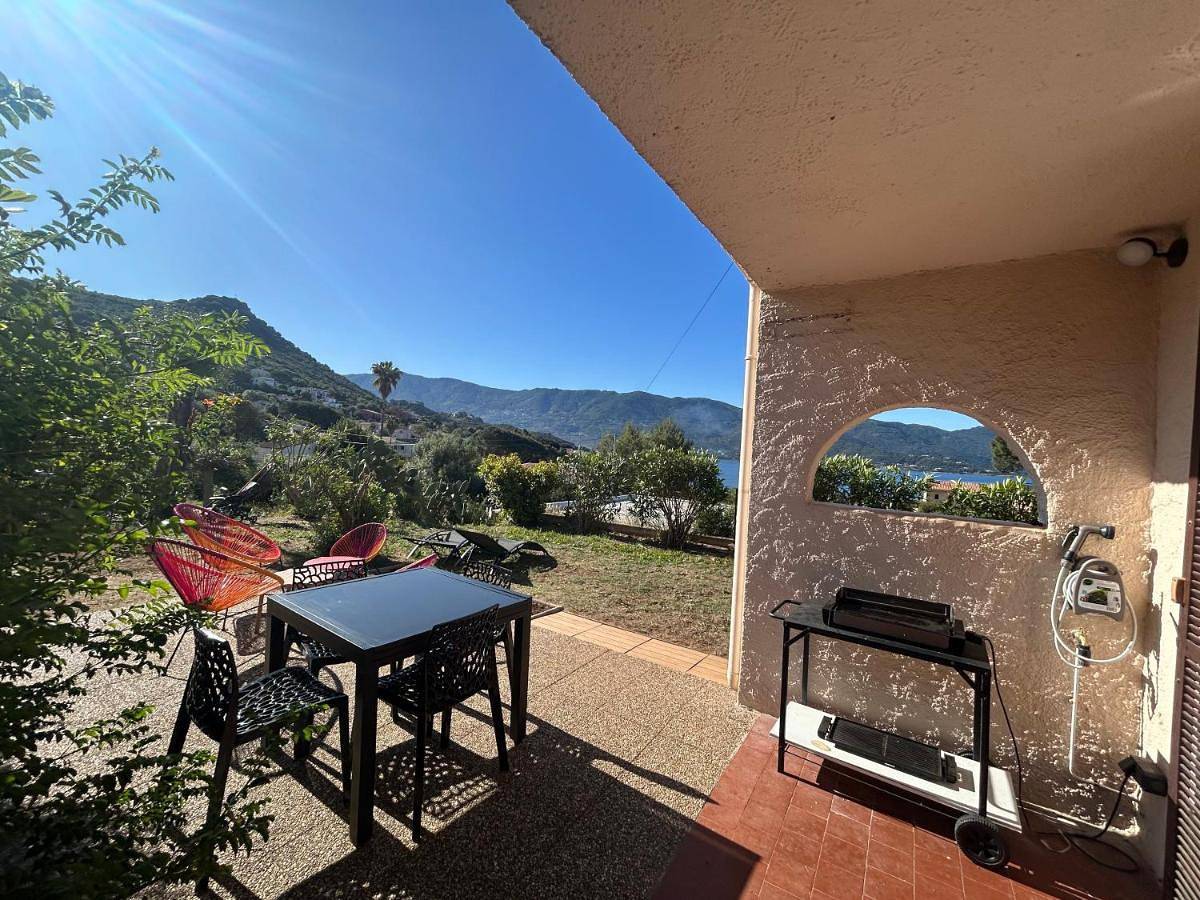 Appartement entier, Les Marines, Castello Rosso vue mer - Accès plage à pied in Tiuccia, Casaglione