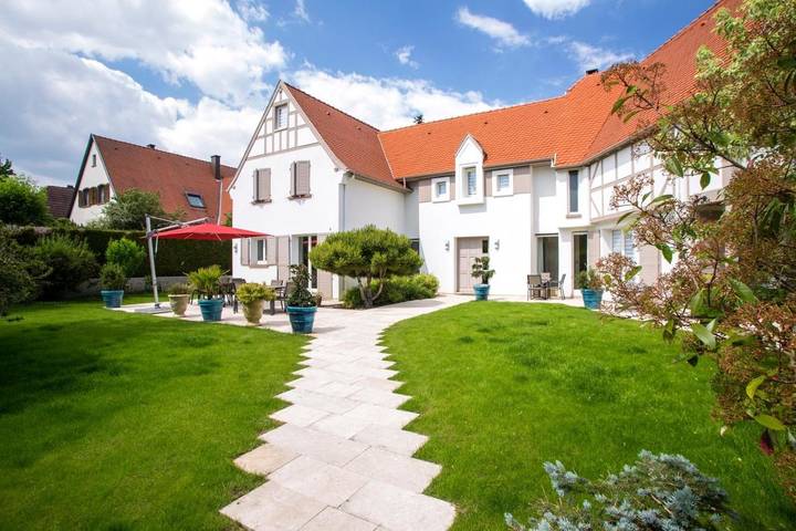 Hôtel pour 3 personnes, avec Balcon et Jacuzzi ainsi que Terrasse et Jardin