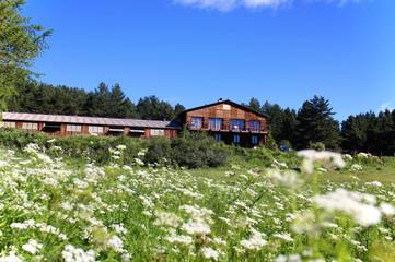 Cottage pour 2 personnes, avec vue ainsi que vue sur le lac et jardin à Les Angles