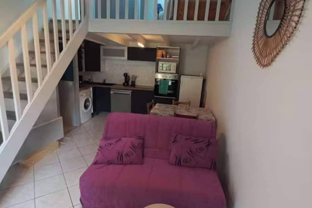 Charming renovated house in La Palmyre, terrace, near beach, zoo and shops in La Palmyre, Les Mathes