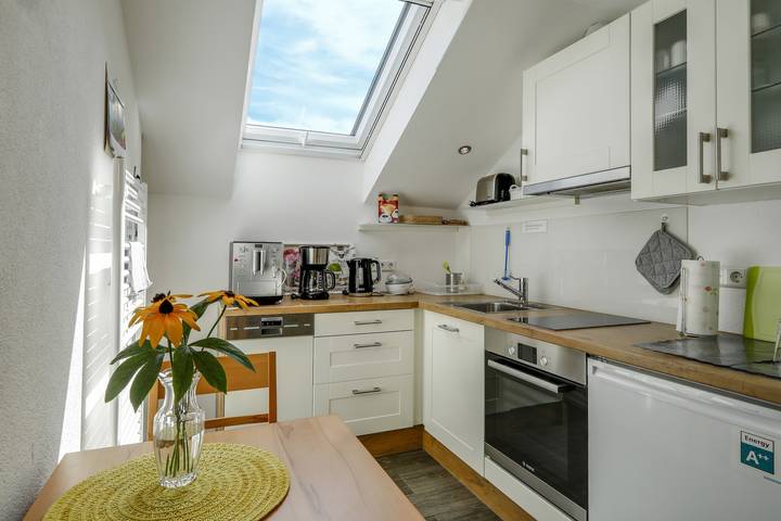 Entire apartment, Holiday Apartment “Irmi” close to Lindau and Mountains with Wi-Fi & Balcony in Hergensweiler, Bavarian Swabia