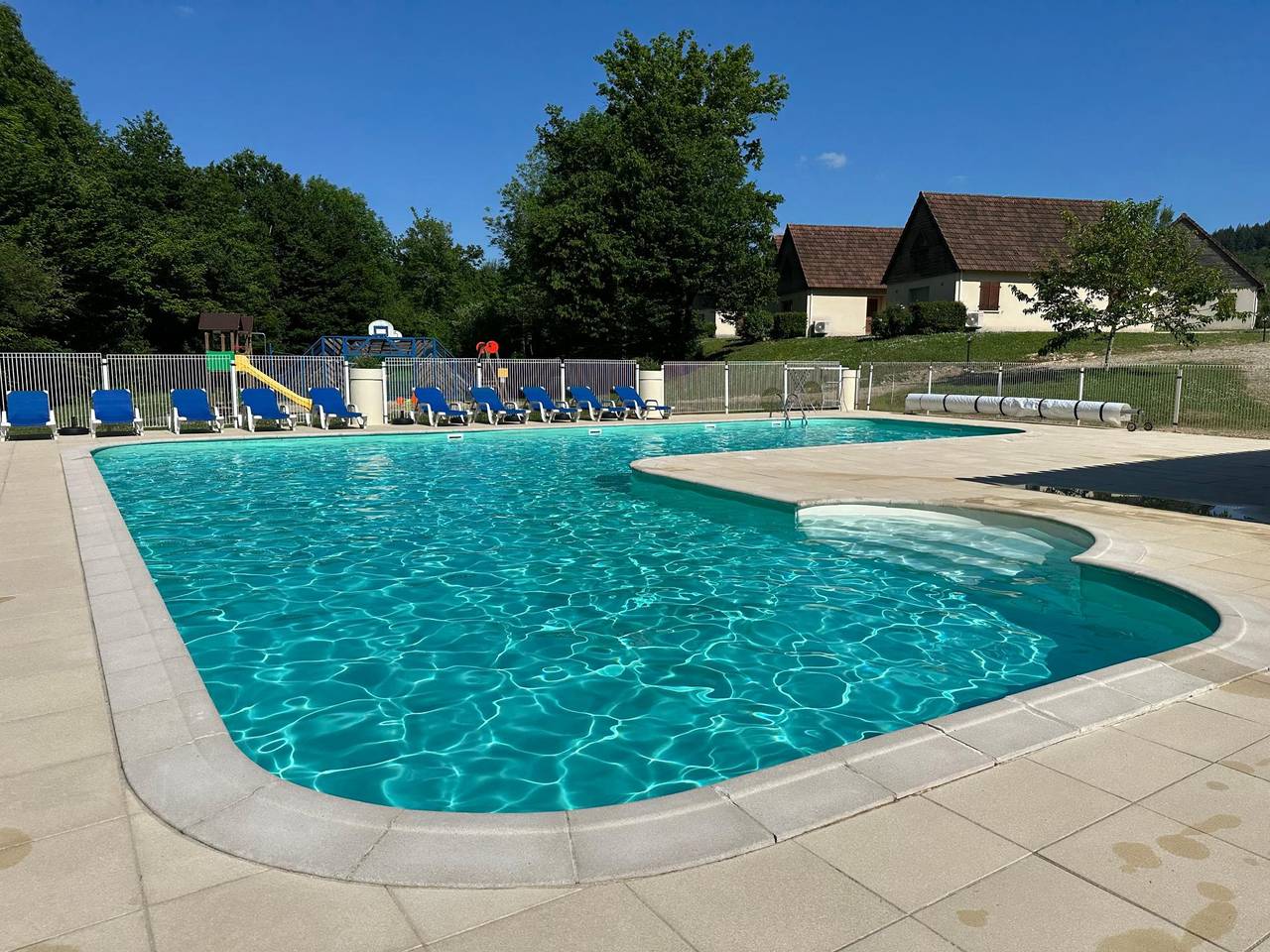 Beautiful house in a holiday park with a pool in Le Bourg, Lot