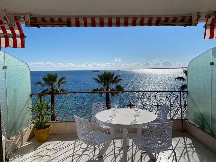 Gîte pour 3 personnes, avec terrasse dans Plage de Juan-les-Pins
