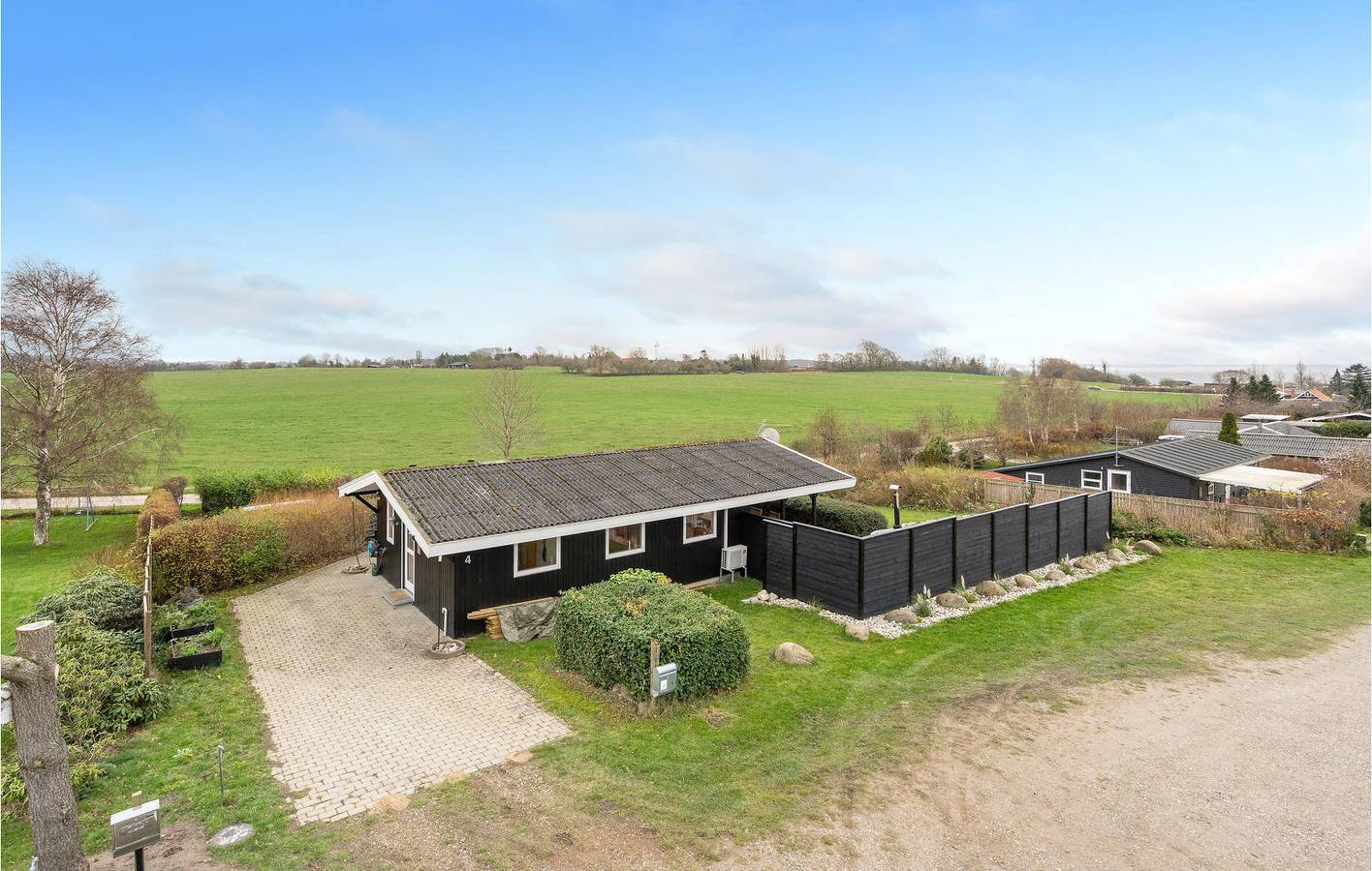 Ferienhaus für 6 Personen mit Terrasse in Følle Strand, Süddjursland