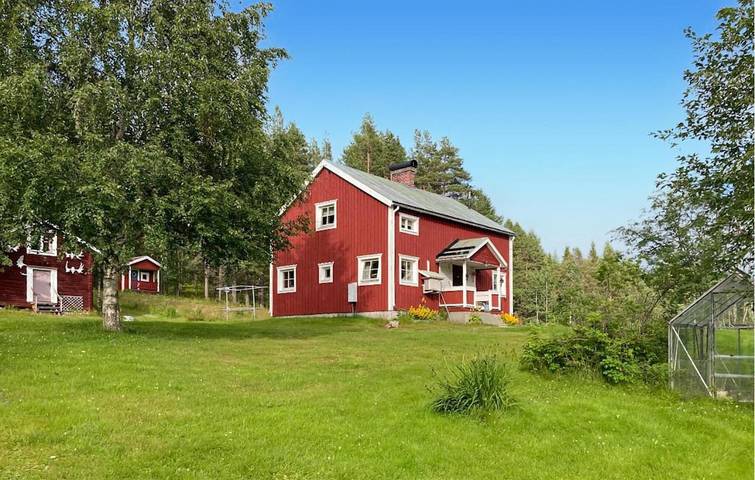 Location de vacances pour 7 personnes, avec vue sur le lac et jardin à Jokkmokk