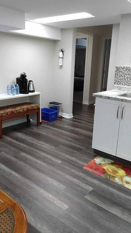 Quiet suite near beach.. Serene setting with patios and space to Bbq in Peachland, Regional District of Central Okanagan