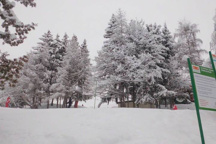 Ganze Wohnung, Studio an der Piste, zum halben Preis Periode außer Schulferien in Le Corbier, Villarembert