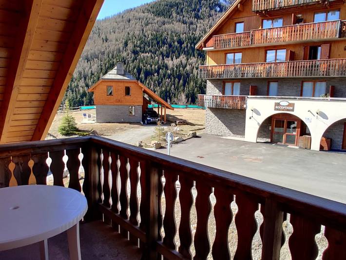 Studio entier, Studio cabine avec balcon et parking, à Pra Loup 1500 in Pra-Loup (station de ski), Pra-Loup